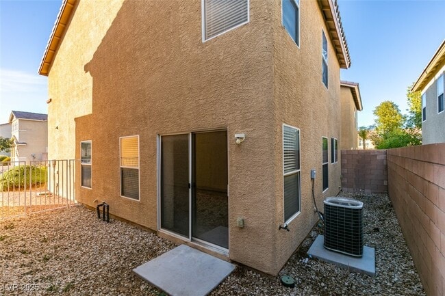 Building Photo - 11924 Lemon Balm St