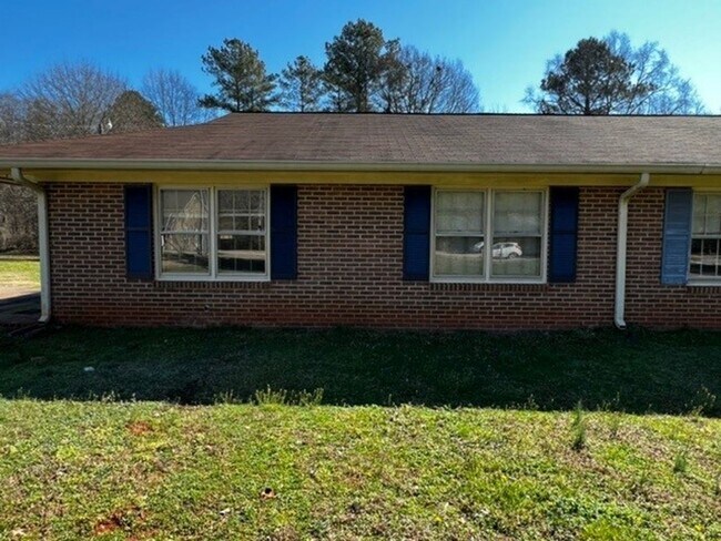 Building Photo - 157-159-159 Bentwood Cir