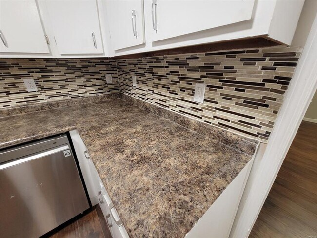 Building Photo - 3439 Malabar Rd