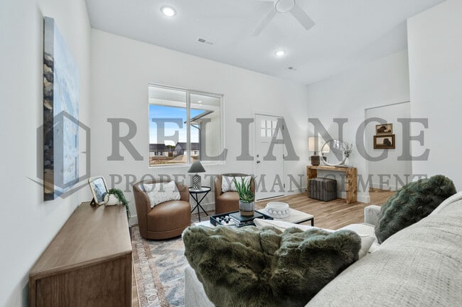 Building Photo - 601 Elmwood St