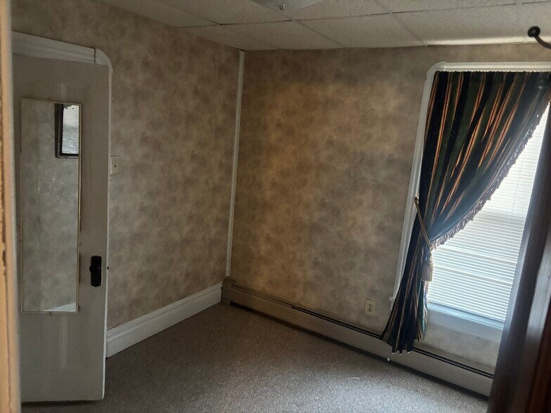 Building Photo - 20 Saratoga Ave