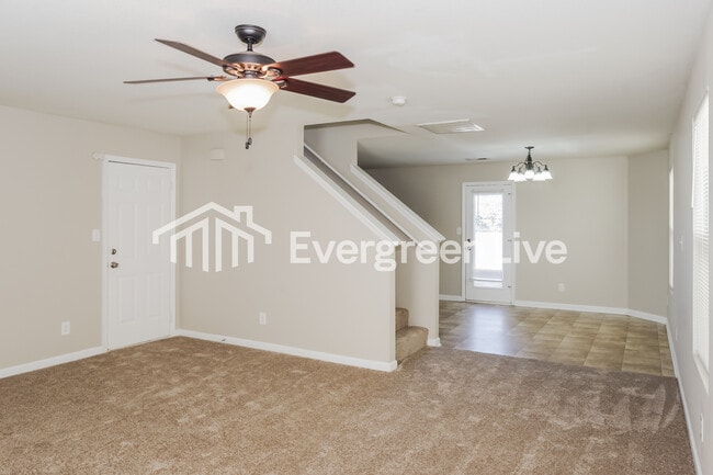 Building Photo - 157 Cloverbrook Dr