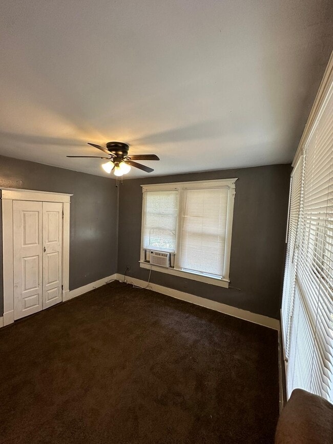 Building Photo - 6818 Stearns St