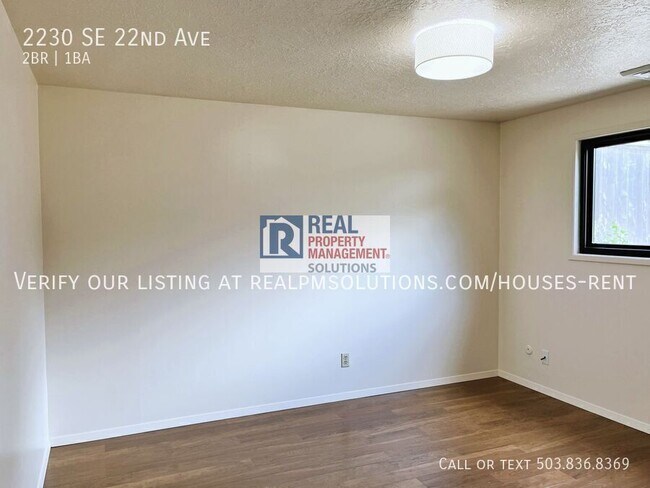 Building Photo - 2230 SE 22nd Ave