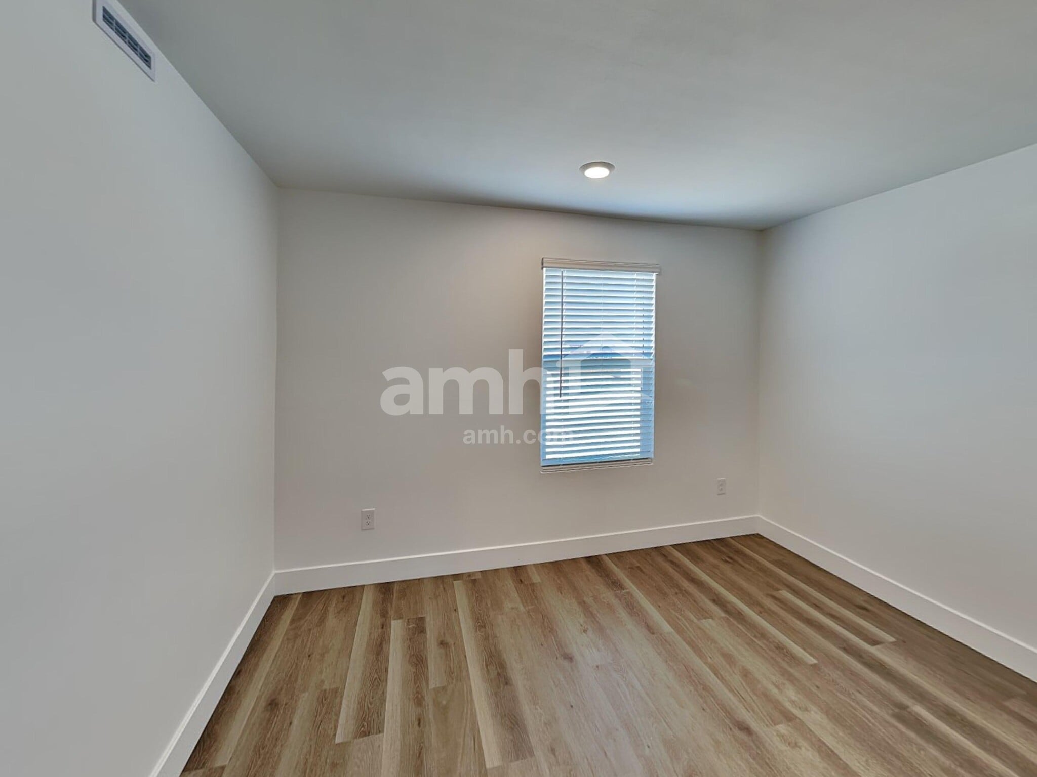 Building Photo - 9611 Harkes Dr