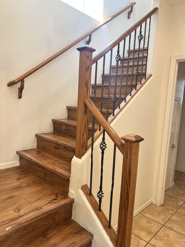 Building Photo - 14072 W Country Gables Dr