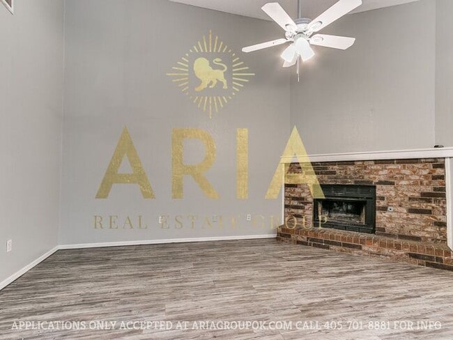 Building Photo - 3 Bed/1.5 Bath Duplex in West Norman! AVAI...
