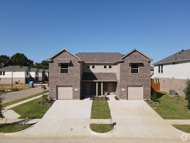 Building Photo - 412-414 Mockingbird Ln