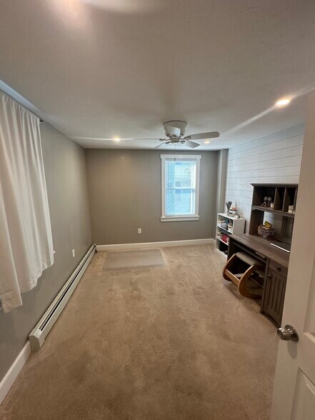 Second Bed - 31 Cocasset St