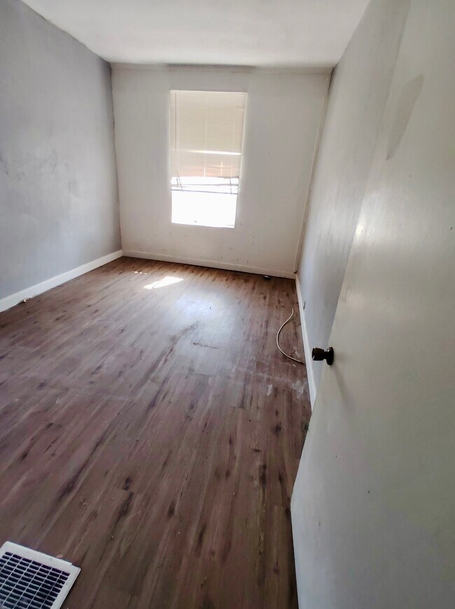 Building Photo - 4021 Green Lea Pl