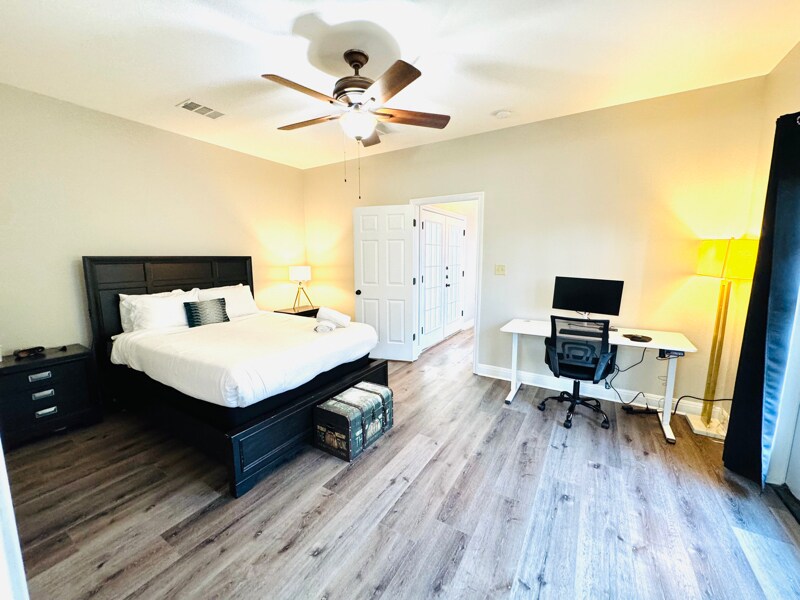 Building Photo - 2801 Goodwin Ave