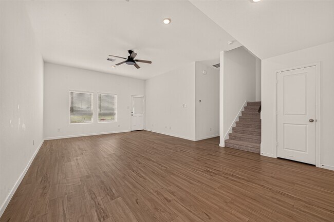 Building Photo - 3242 Spanish Oak Ln