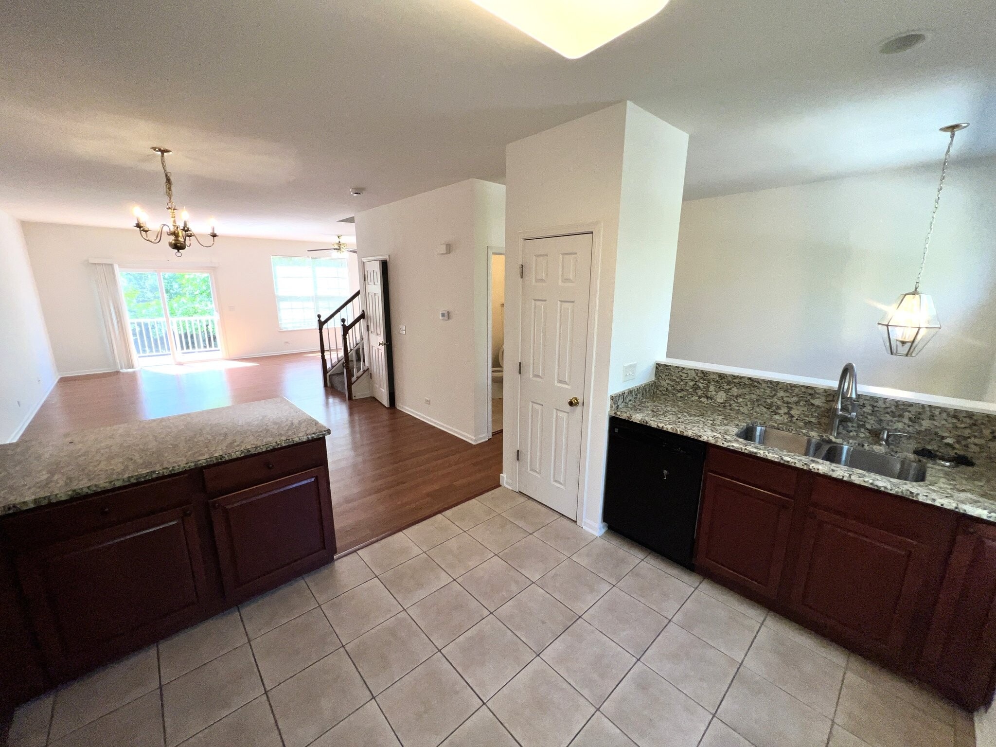 Building Photo - 806 Lewisburg Ln