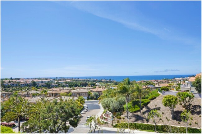 Building Photo - Stunning OCEAN VIEW!