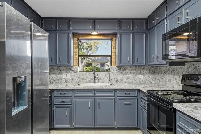 Building Photo - 21 Toronto Ave