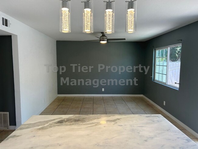 Building Photo - ***Charming 2 bed / 1 bath House in Oceans...