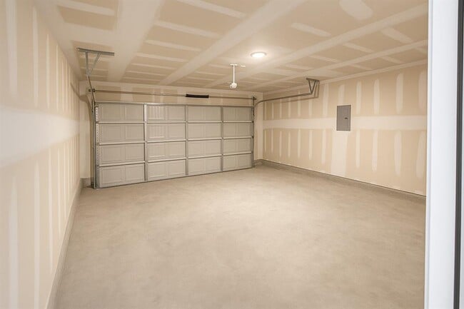 Building Photo - 461 Whoopers Lp