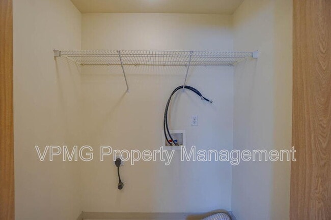 Building Photo - 3107 NE 148th Ave