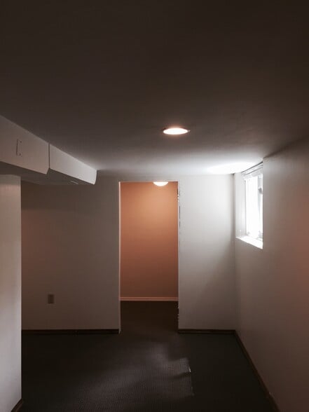 Building Photo - 1149 E Dayton St