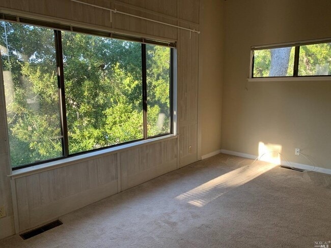 Building Photo - 848 Acalanes Rd