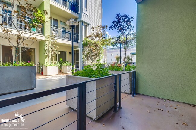 Building Photo - Updated 1Bdm 1Ba Condo with Modern Amenities and Prime Downtown San Diego Location!