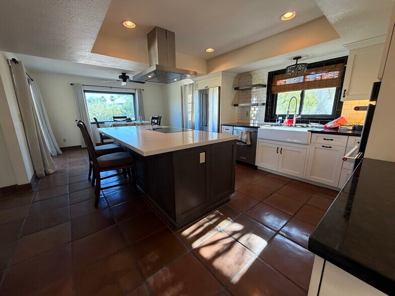 Building Photo - 37801 N Cave Creek Rd