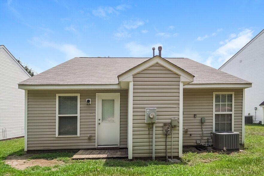 Building Photo - 3441 Braden Dr