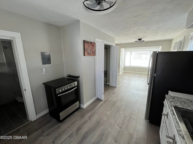 Building Photo - 515 Frances Terrace