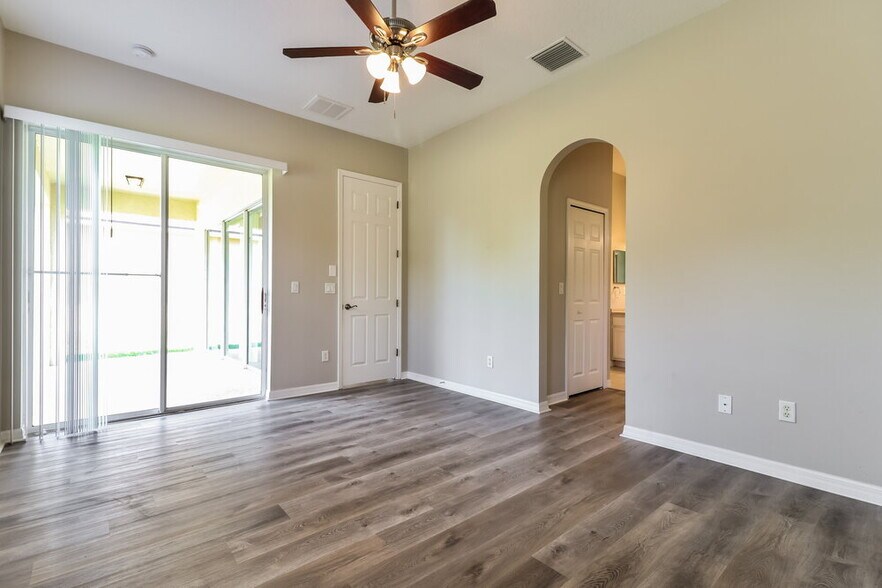 Building Photo - 30721 Pumpkin Ridge Dr