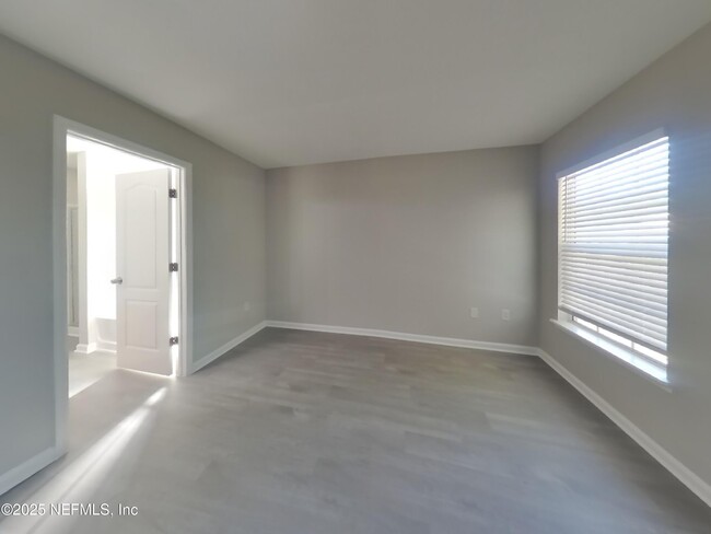 Building Photo - 76384 Deerwood Dr