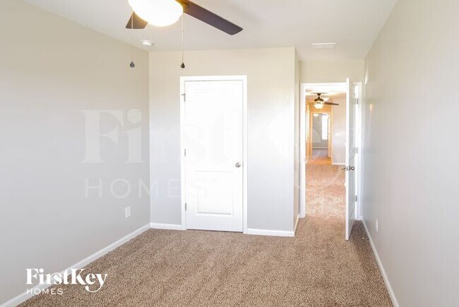 Building Photo - 216 Rhodes Ct