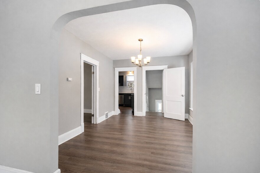 Building Photo - 3366 W 88th St