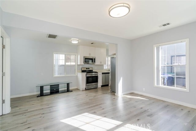 Building Photo - 301 E Alameda Ave