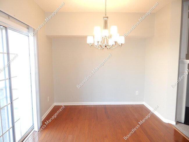 Building Photo - 353 Azalea Cir