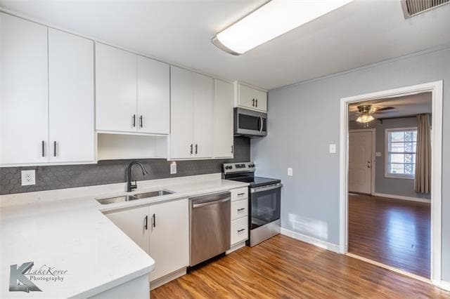 Building Photo - 1225 S La Salle Dr
