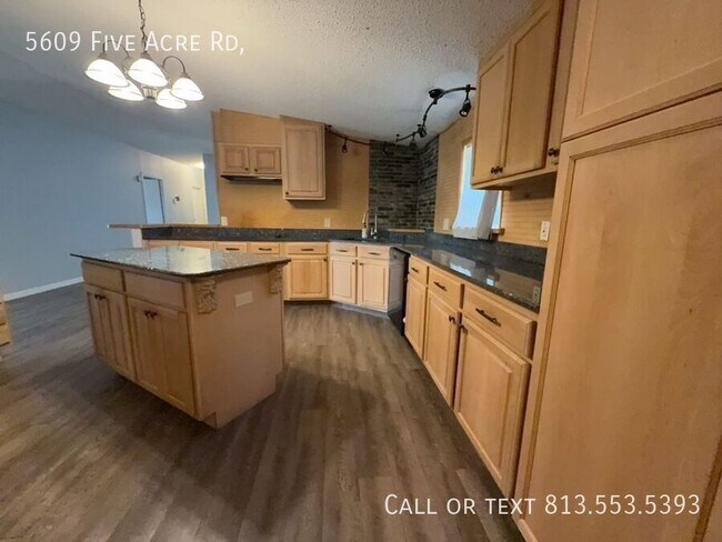 Building Photo - 5609 Five Acre Rd