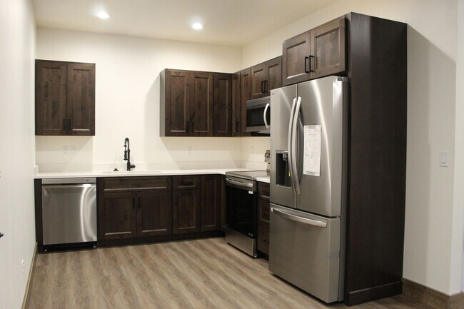 Building Photo - K573LI