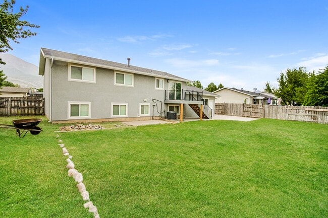 Building Photo - Remodeled Orem Home! Large Backyard! Amazi...