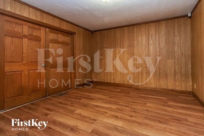 Building Photo - 1426 Moores Manor