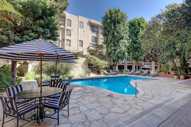 Building Photo - 1440 Veteran Ave