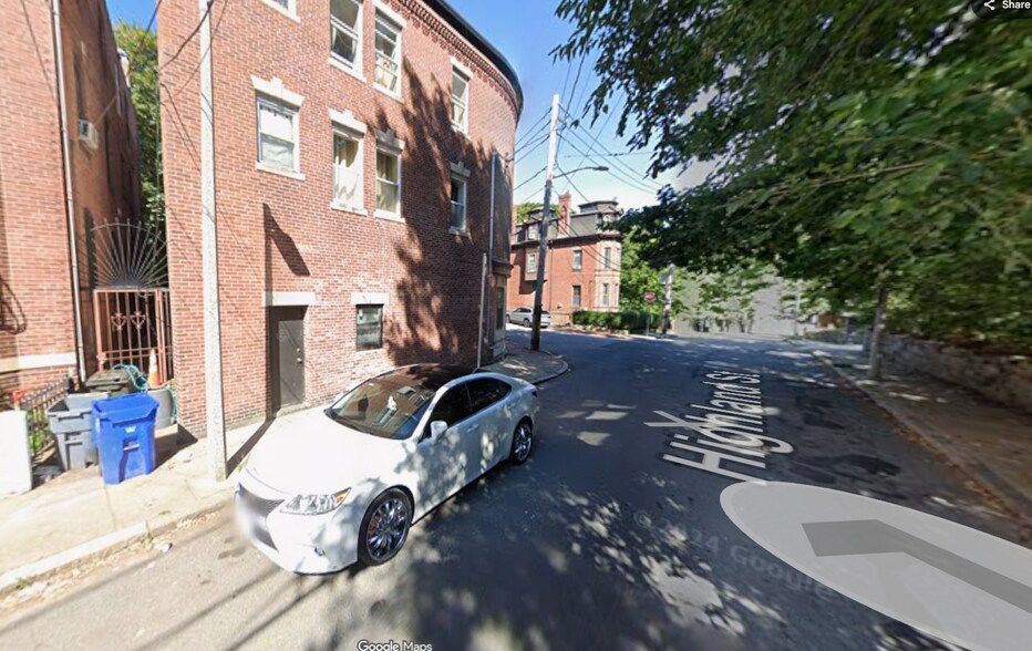 Building Photo - 151 Highland St