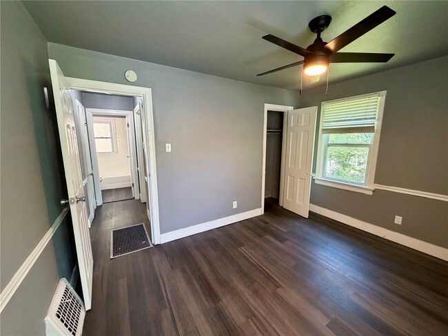 Building Photo - 7121 Lamont Dr