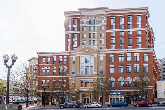 Building Photo - 1220 N Fillmore St