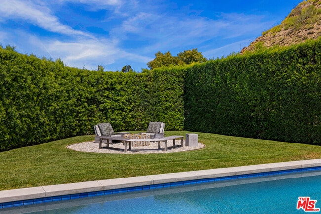 Building Photo - 2611 Range Rd