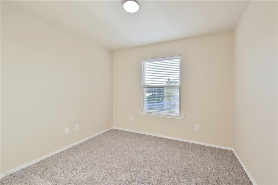 Building Photo - 2812 Messenger Way