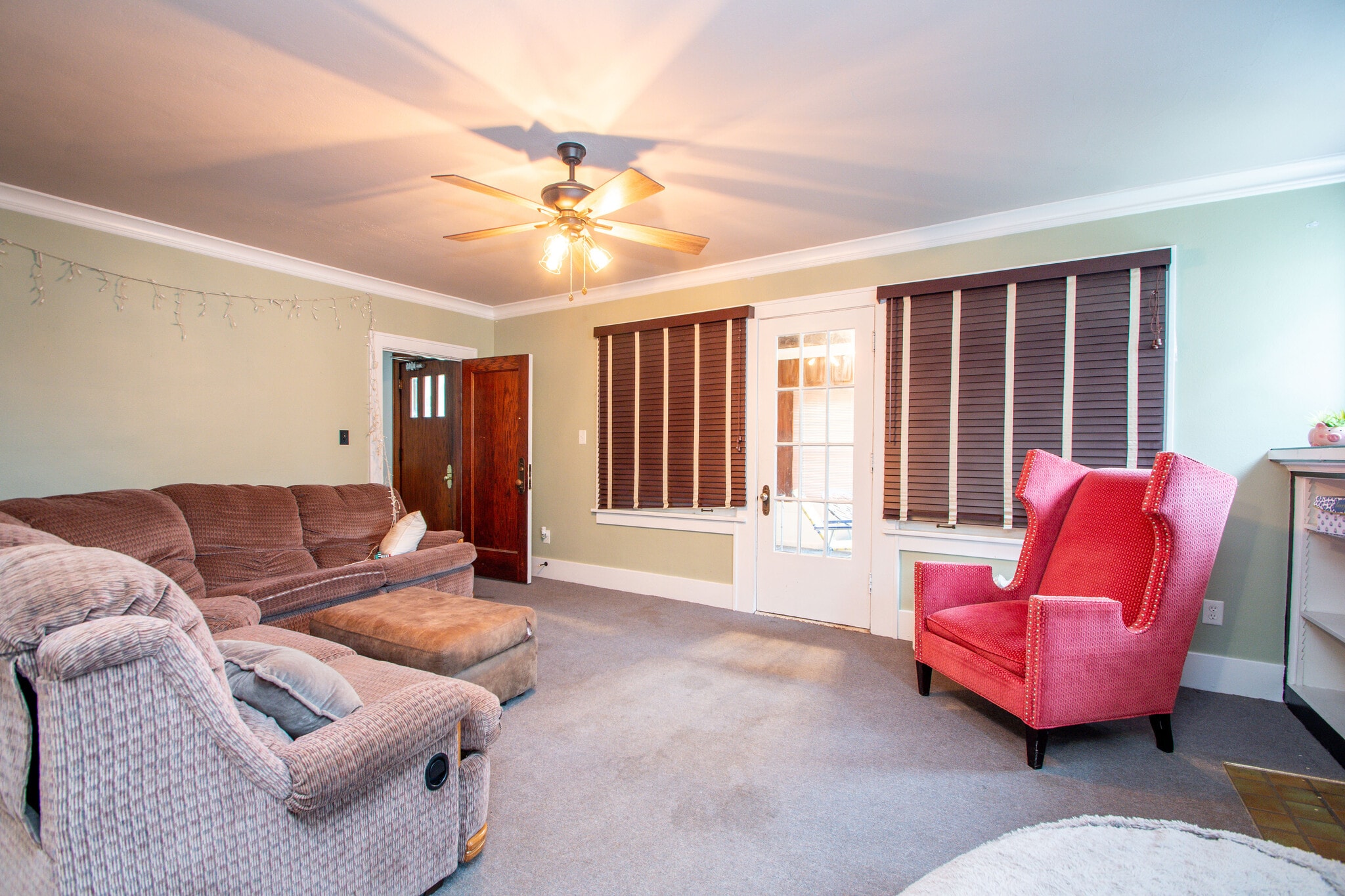 Building Photo - 1411 W Barker Ave