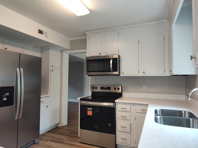 Building Photo - Beautiful home located in a Cul-de-Sac in the Terrabrook Community!