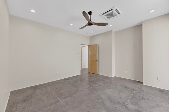 Building Photo - 705 Alcalde Pl SW