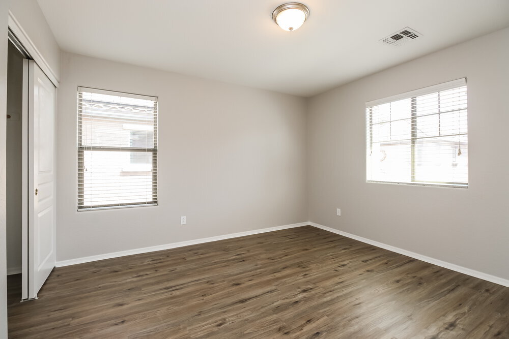 Building Photo - 92 E Catclaw St