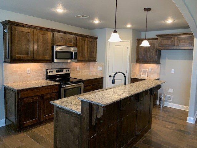 Building Photo - 2050 Eagle Dr